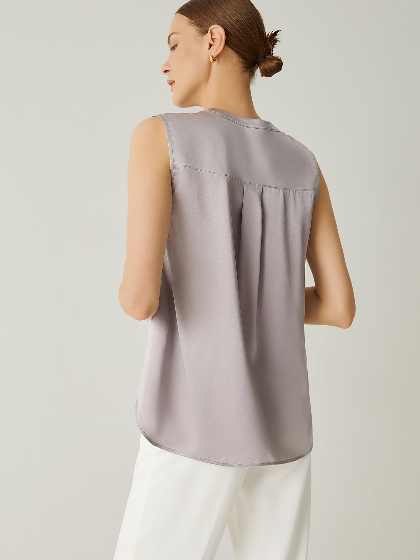 Aurise™ | 100% Silk V-Neck Sleeveless Relaxed Fit Blouse