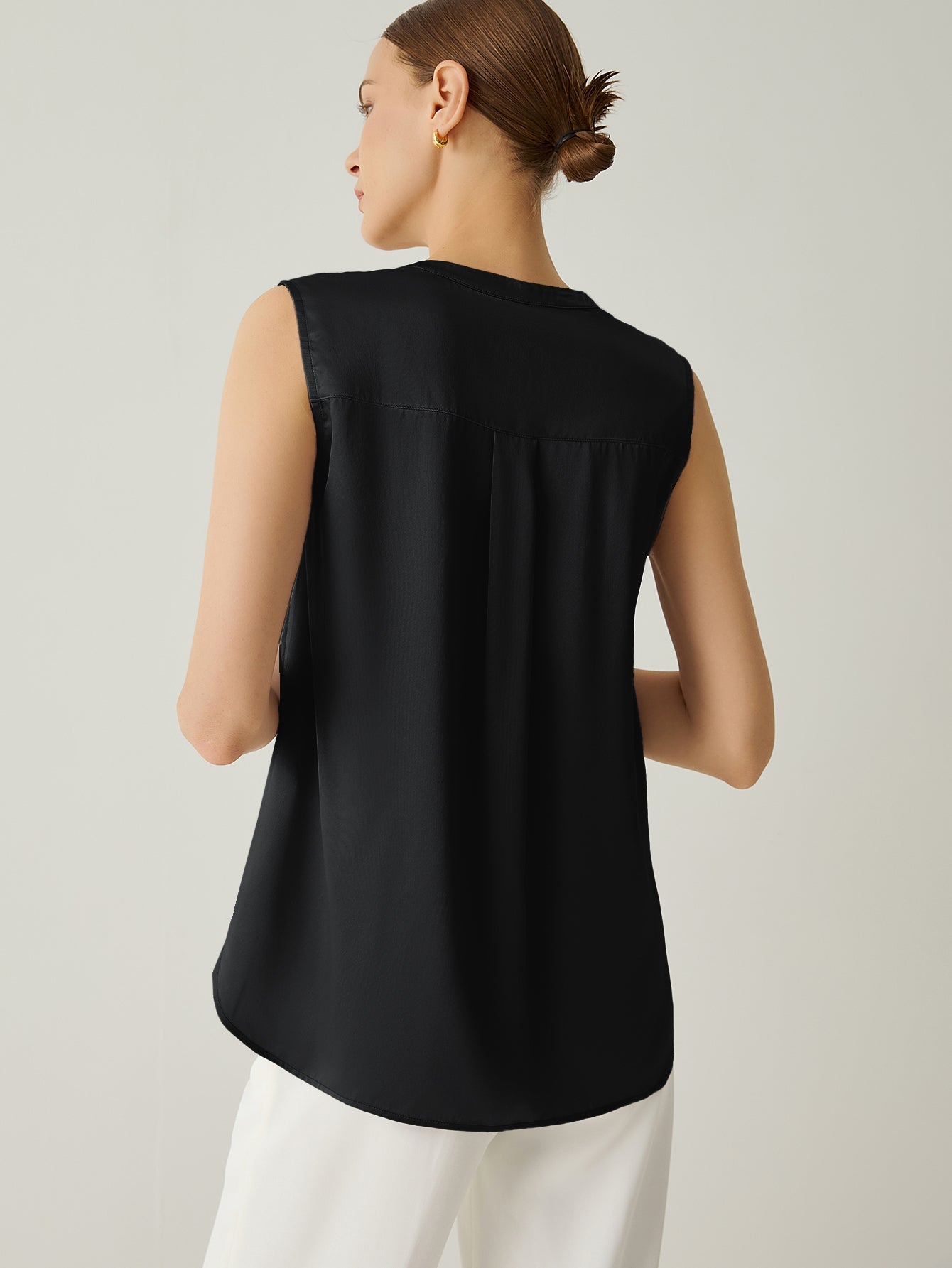 Aurise™ | 100% Silk V-Neck Sleeveless Relaxed Fit Blouse