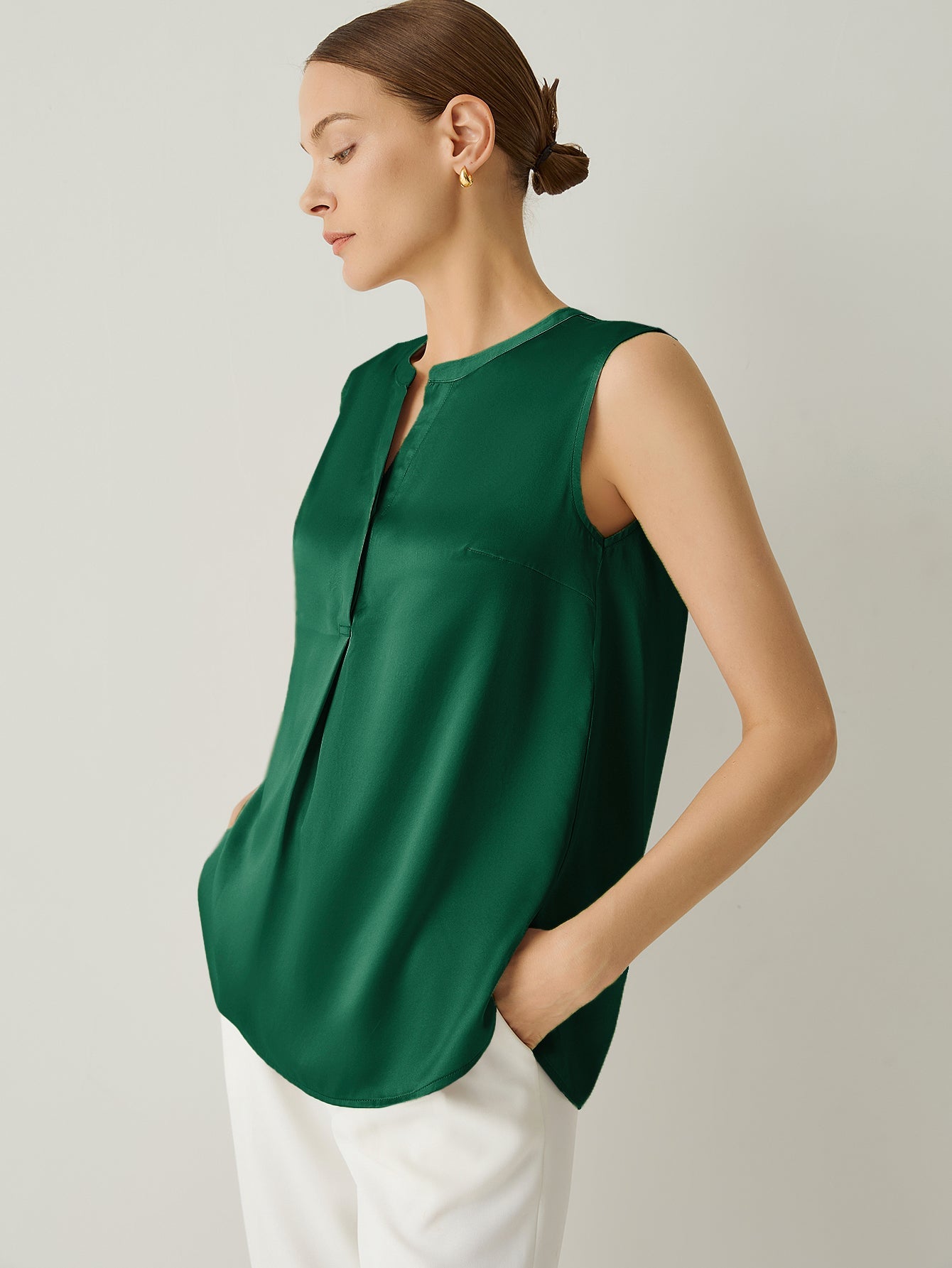 Aurise™ | 100% Silk V-Neck Sleeveless Relaxed Fit Blouse