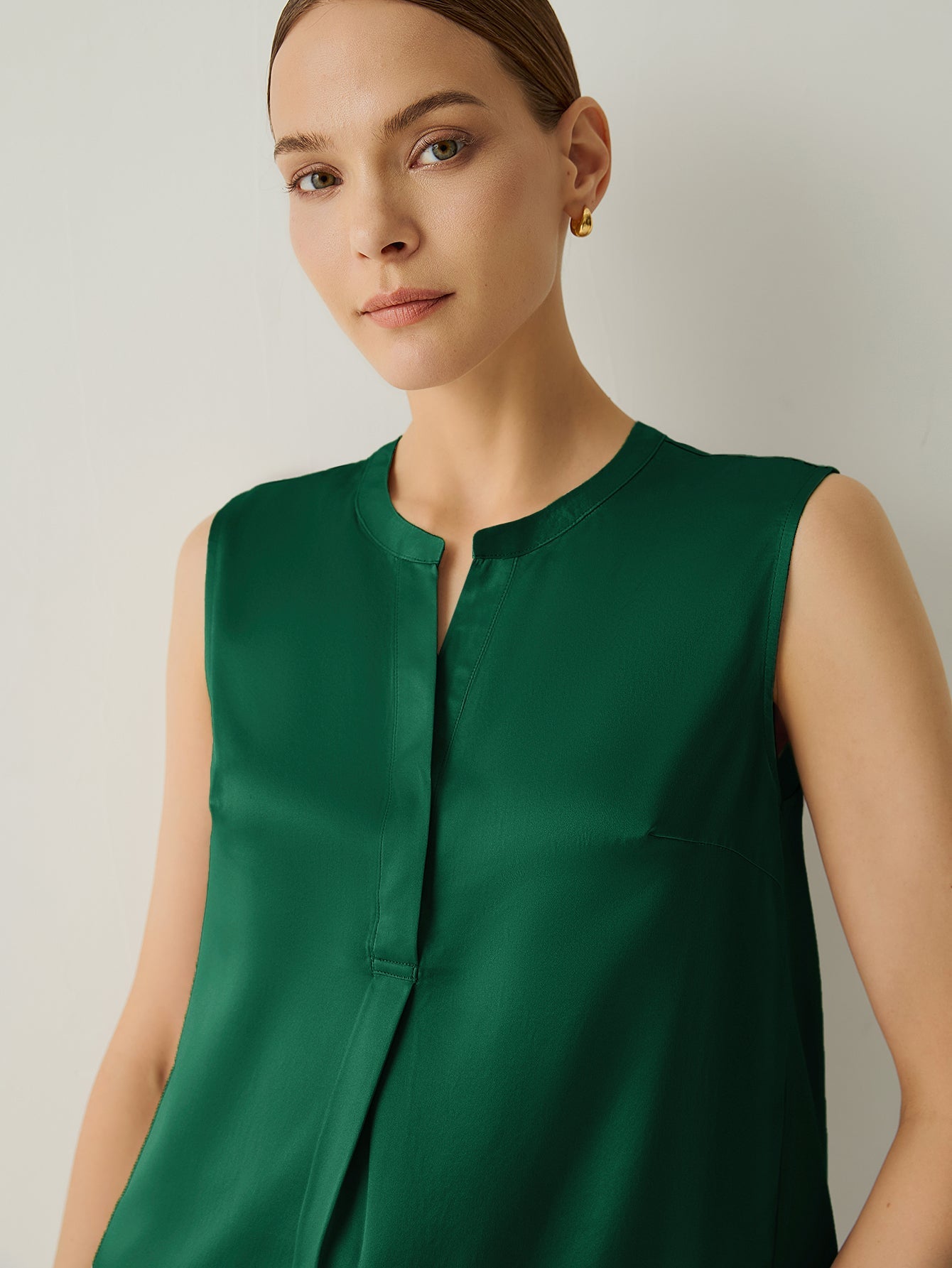 Aurise™ | 100% Silk V-Neck Sleeveless Relaxed Fit Blouse