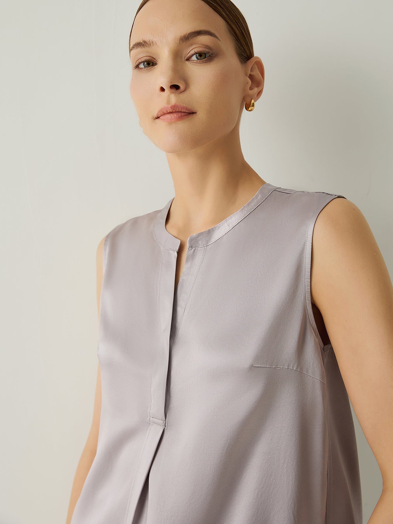 Aurise™ | 100% Silk V-Neck Sleeveless Relaxed Fit Blouse